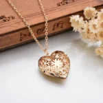 Collier or avec pendentif médaillon porte-photo coeur CLEA