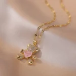 Collier doré avec pendentif ours cœur rose EZRA